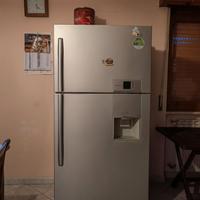 Frigorifero tipo americano con cassetto ghiaccio