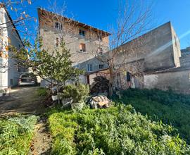 Casa indipendente con terreno