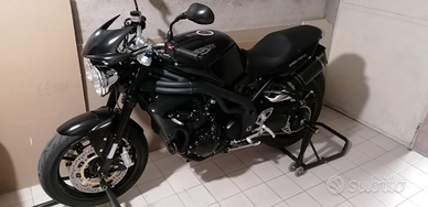 Triumph speed triple