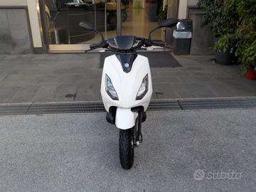 PIAGGIO 1 Active Anno