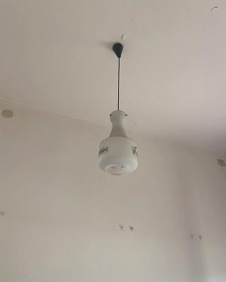 Lampadario vintage anni 70 in vetro opalino