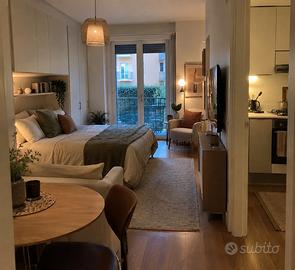 Monolocale arredato con balcone a Bovisio Masciago