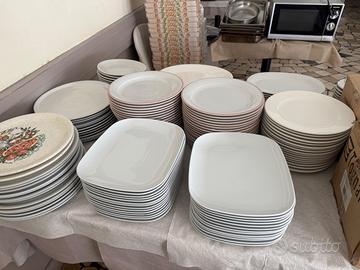 Stoviglie, bicchieri e pentolame da ristorante