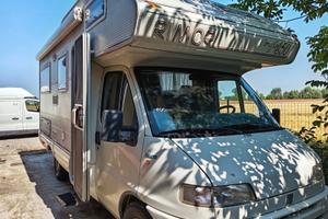 Camper 6 posti mansardato ideale famiglie