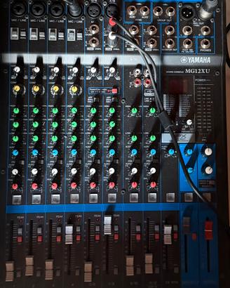 Mixer YAMAHA MG12XU