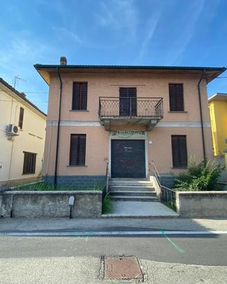 Casa, negozio, laboratorio e terreno edificabile