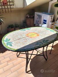 tavolo da giardino o terrazz con 4 sedie e cuscini