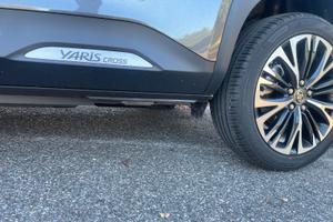 Yaris cross pari al nuovo.!!!!