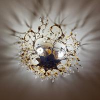 Lampadario a soffitto con applique da parete