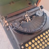 macchina da scrivere remington