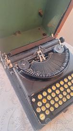 macchina da scrivere remington