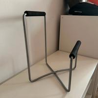 Supporto in metallo per casse acustiche