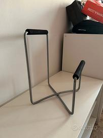 Supporto in metallo per casse acustiche