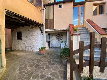 CASA SEMINDIPENDENTE A SERRA RICCÒ