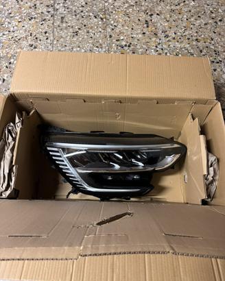 Faro destro Renault Megane 4