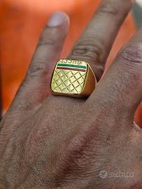 Anello da uomo  Gucci placcato oro.