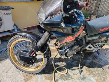 Honda NX650 dominator 1°serie