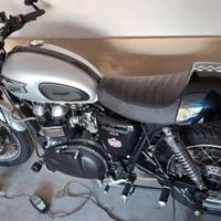 Triumph Thruxton 900