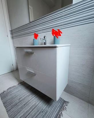 Lavabo sospeso con mobile e rubinetto
