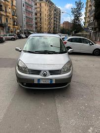 Renault megane comoda e spaziosa