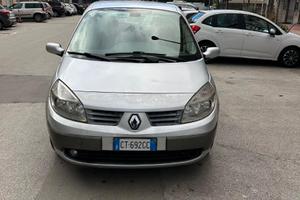 Renault megane comoda e spaziosa