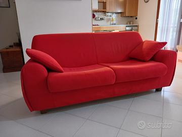 Coppia di divani struttura in massello.