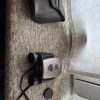 Binocolo Nikon zoom da 8x a 20x