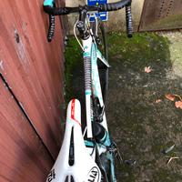 Bici da corsa Bianchi Oltre