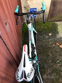 Bici da corsa Bianchi Oltre