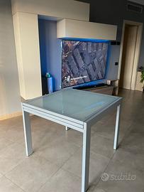 Tavolo in vetro temperato allungabile