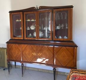 Armadio credenza per i piatti