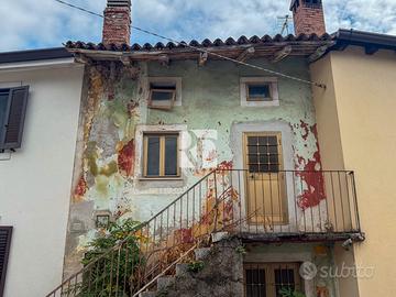 Rustico storico su due livelli + piano sottotetto