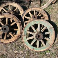 Ruote carro antiche in legno