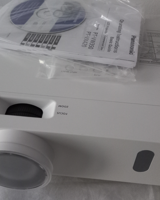 Videoproiettore Panasonic 4000 ANSI Lumen