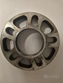 Distanziali per cerchi auto.