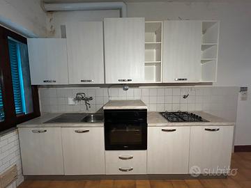 Cucina completa beige/bianca