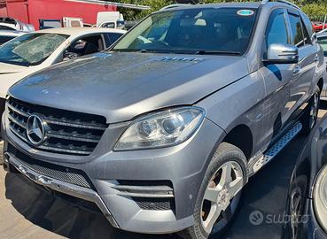 Mercedes ML 250 CDI Bluetec anno 2012 per ricambi 