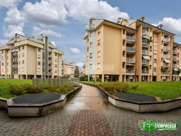 ESCLUSIVO 2 LOCALI CON TERRAZZINO, BALCONE, BOX E