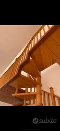 Scala a chiocciola in legno