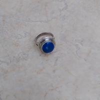 Anello con pietra