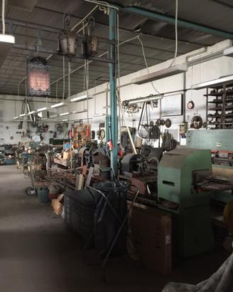 Fabbrica compreso immobile e macchine utensili