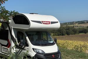 Camper Challenger 256