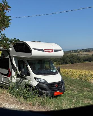 Camper Challenger 256