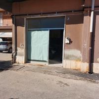 Basso commerciale via specchi