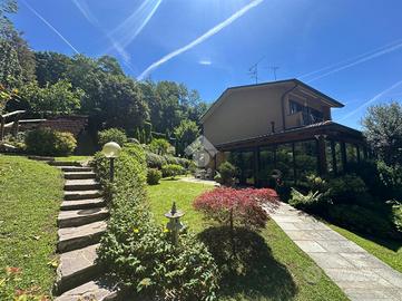 VILLA A SCHIERA A MONTICELLO BRIANZA