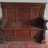 Antica cassapanca con schienale