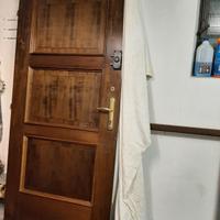 Porta in legno noce