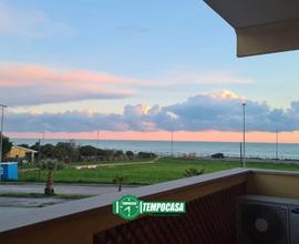 Casa vacanze fronte mare con terrazzo