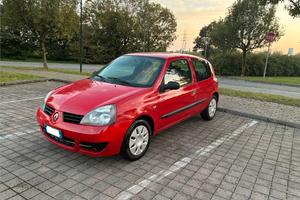 RENAULT CLIO 3p 1.2 benzina neopatentati