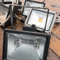 Fari per illuminazione da esterni